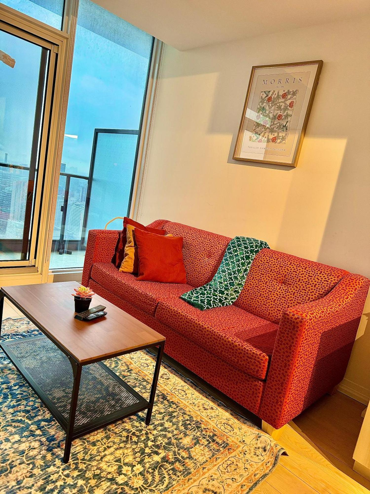 Elegant Condo Near Eaton Centre Mall トロント エクステリア 写真